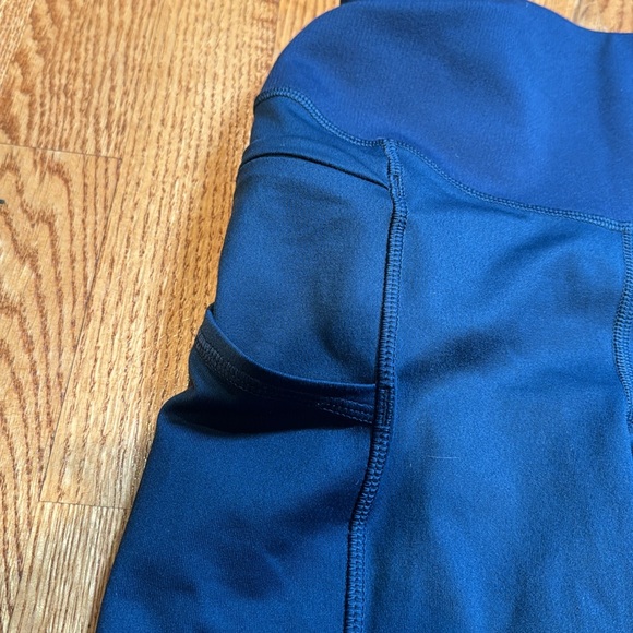 Patagonia blue cropped leggings with pockets size xs - Picture 4 of 5